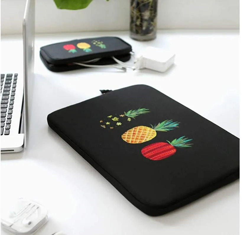 Black Pineapple Graphic iPad 11 13 15 17 inch Laptop Sleeves Cases Protective Covers Purses Handbags Square Cushion Pouches Desi