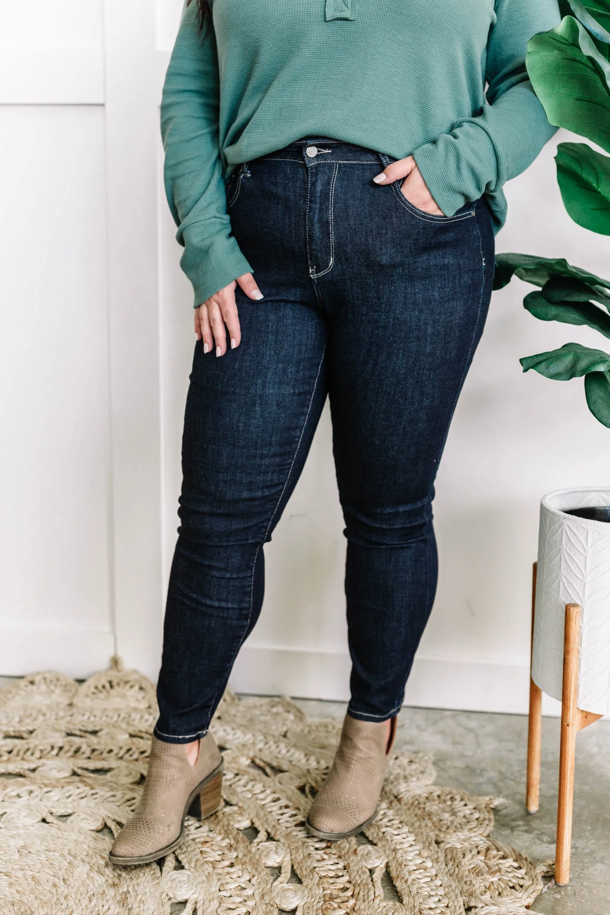 High Waisted Judy Blue Straight Leg Mom Jeans In Dark Wash