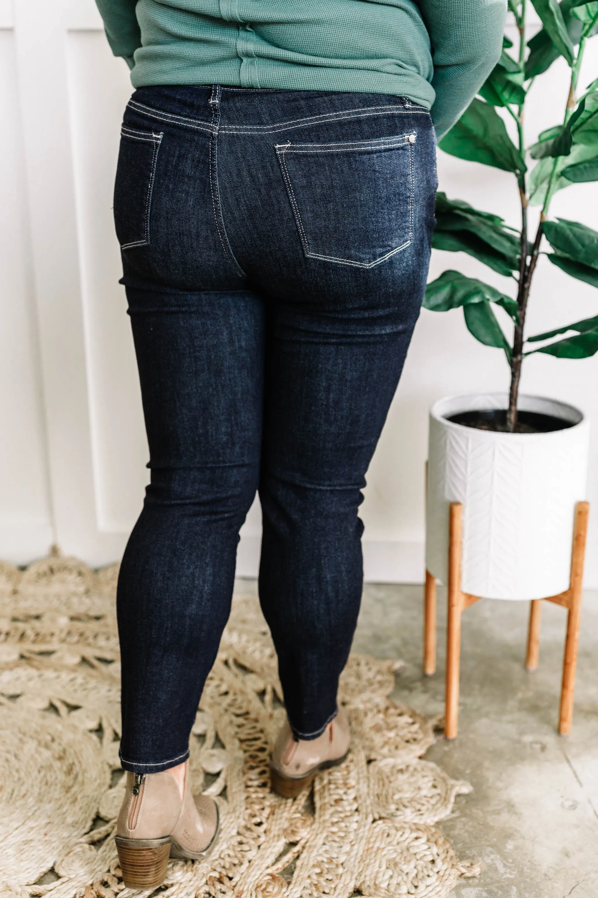 High Waisted Judy Blue Straight Leg Mom Jeans In Dark Wash