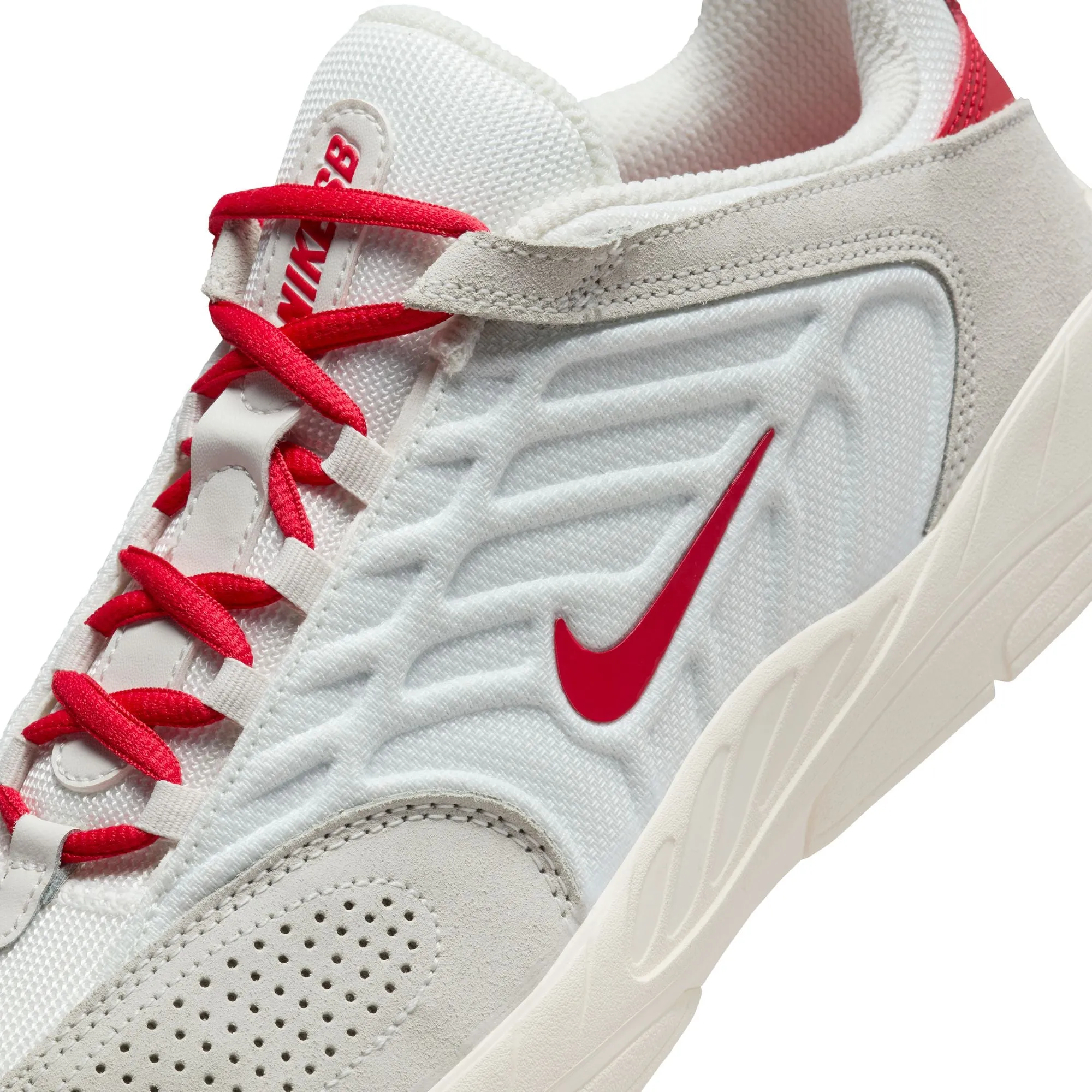 Nike SB Vertebrae - Summit White/University Red-Phantom-Sail