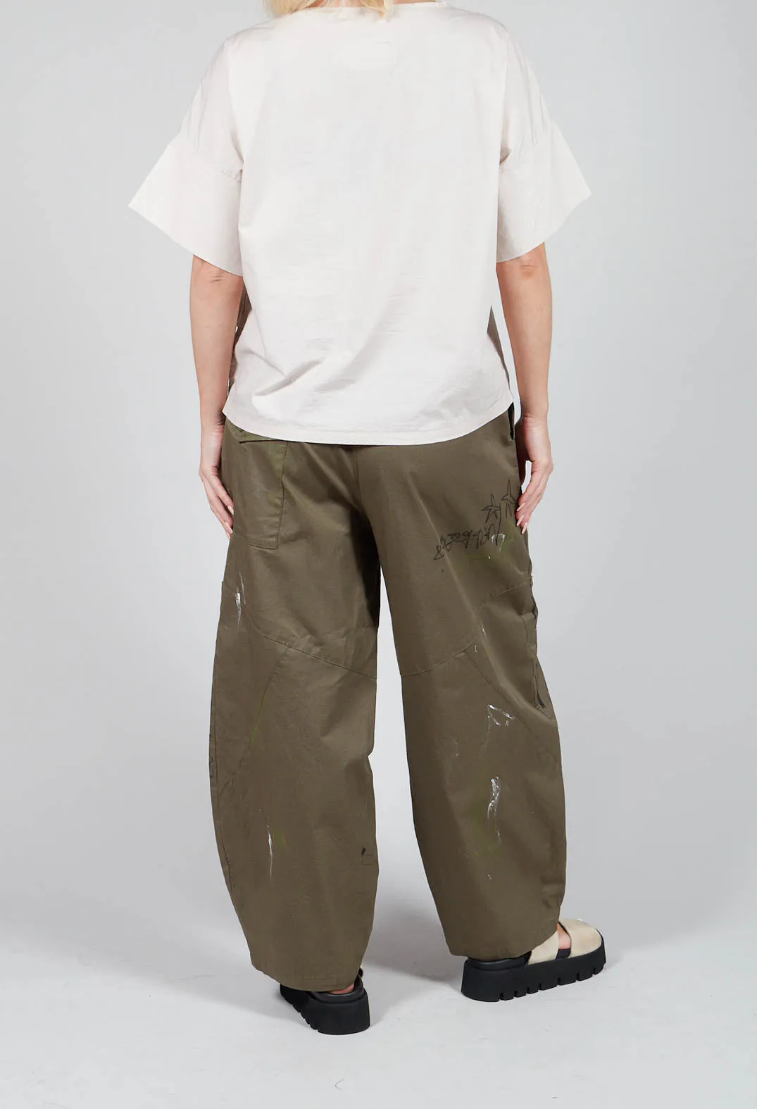 Signature Design Trousers in Green