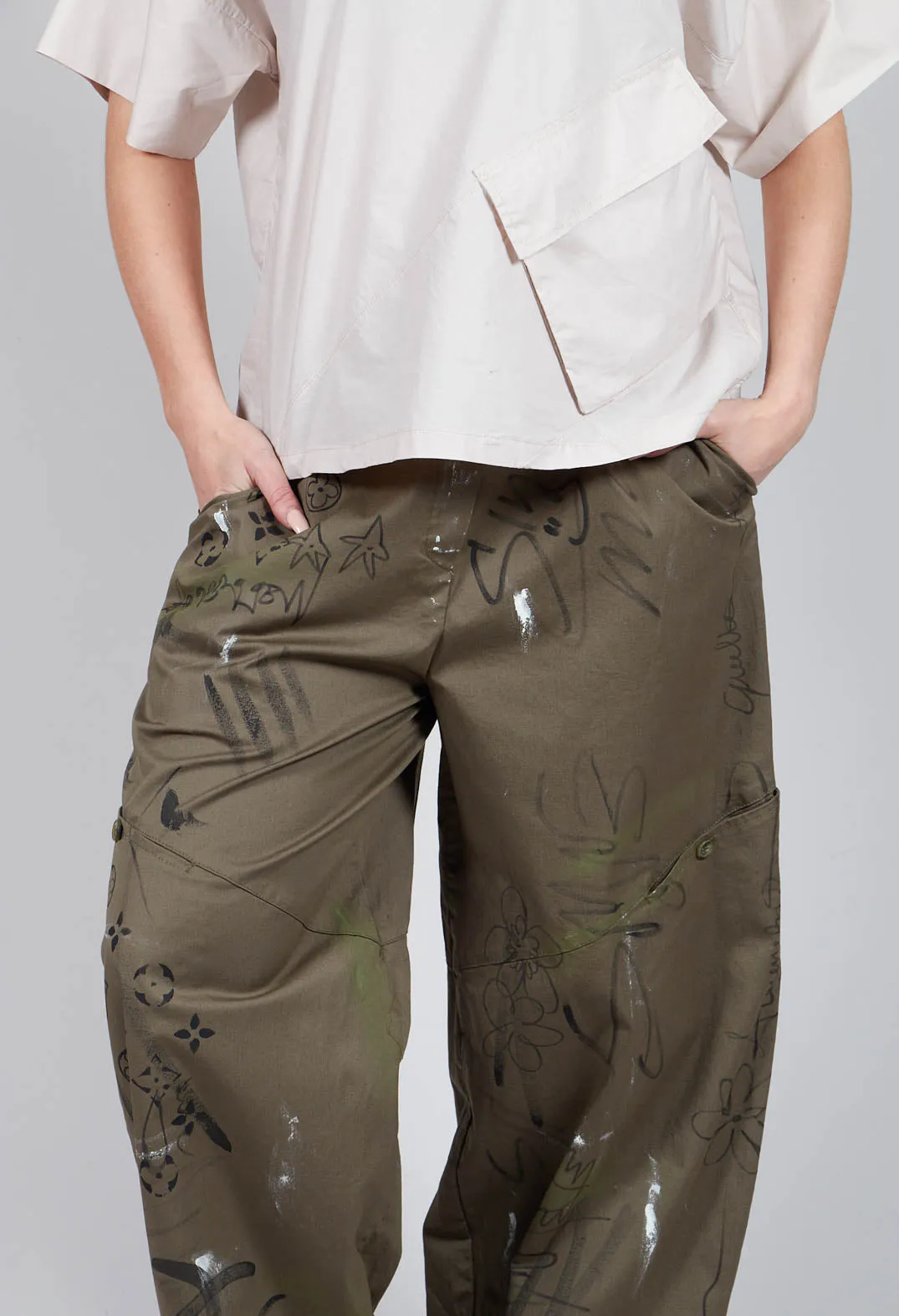 Signature Design Trousers in Green