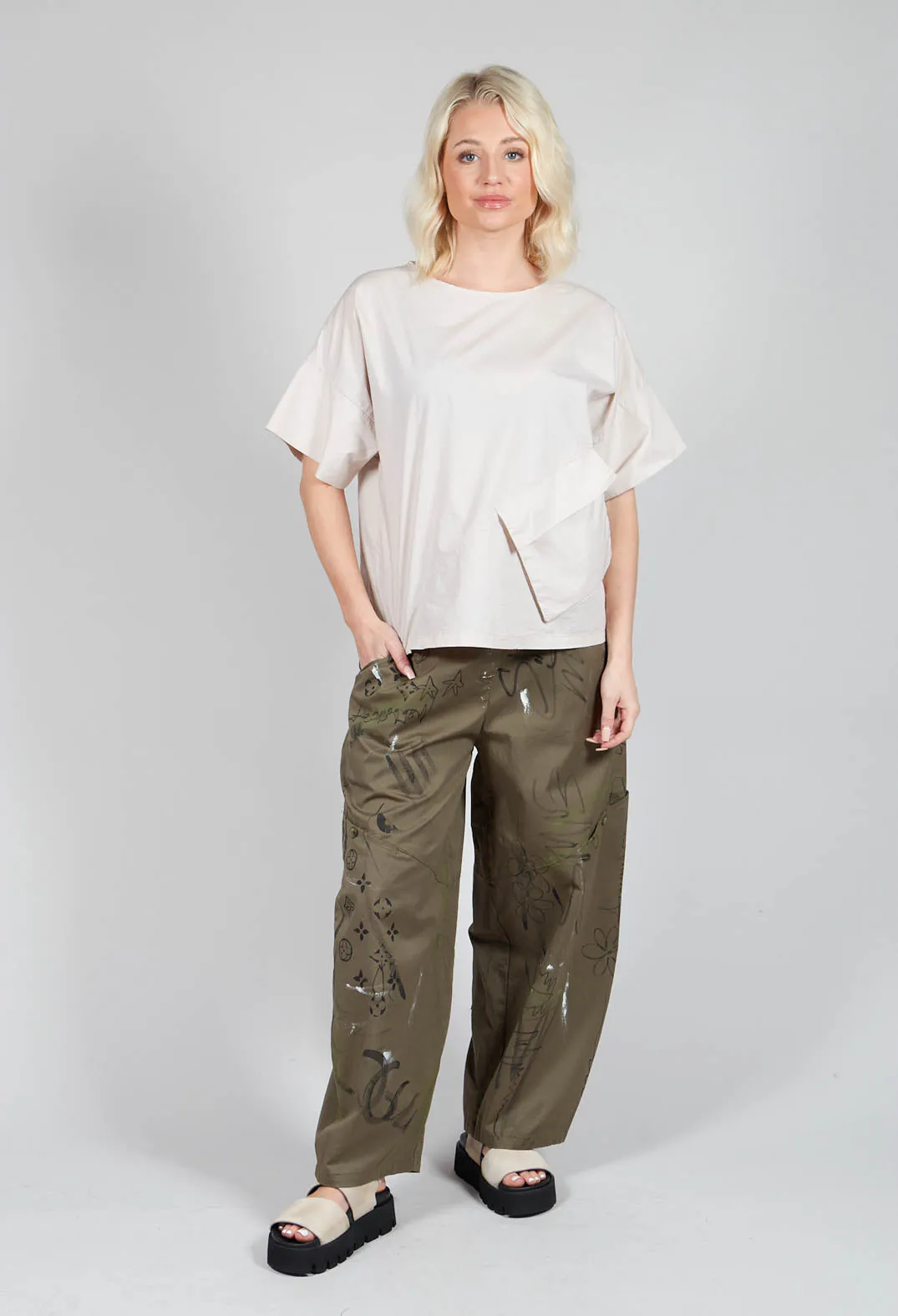 Signature Design Trousers in Green