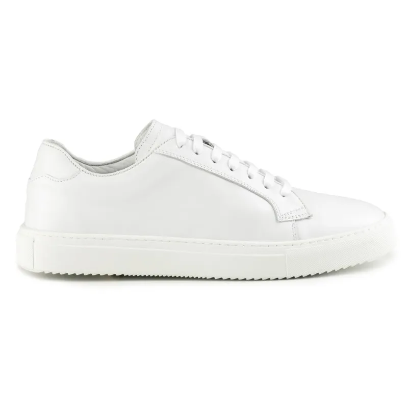 Sneaker in white leather